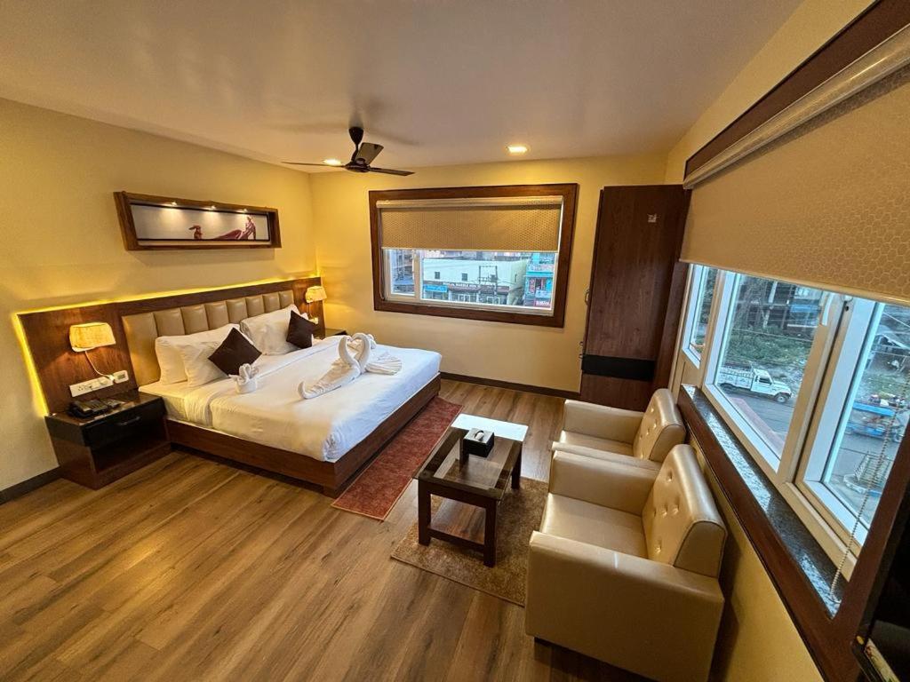 Hotel Golden Orbit Āsansol Exterior foto